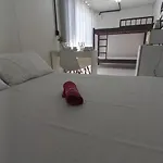 Lion Hospedes